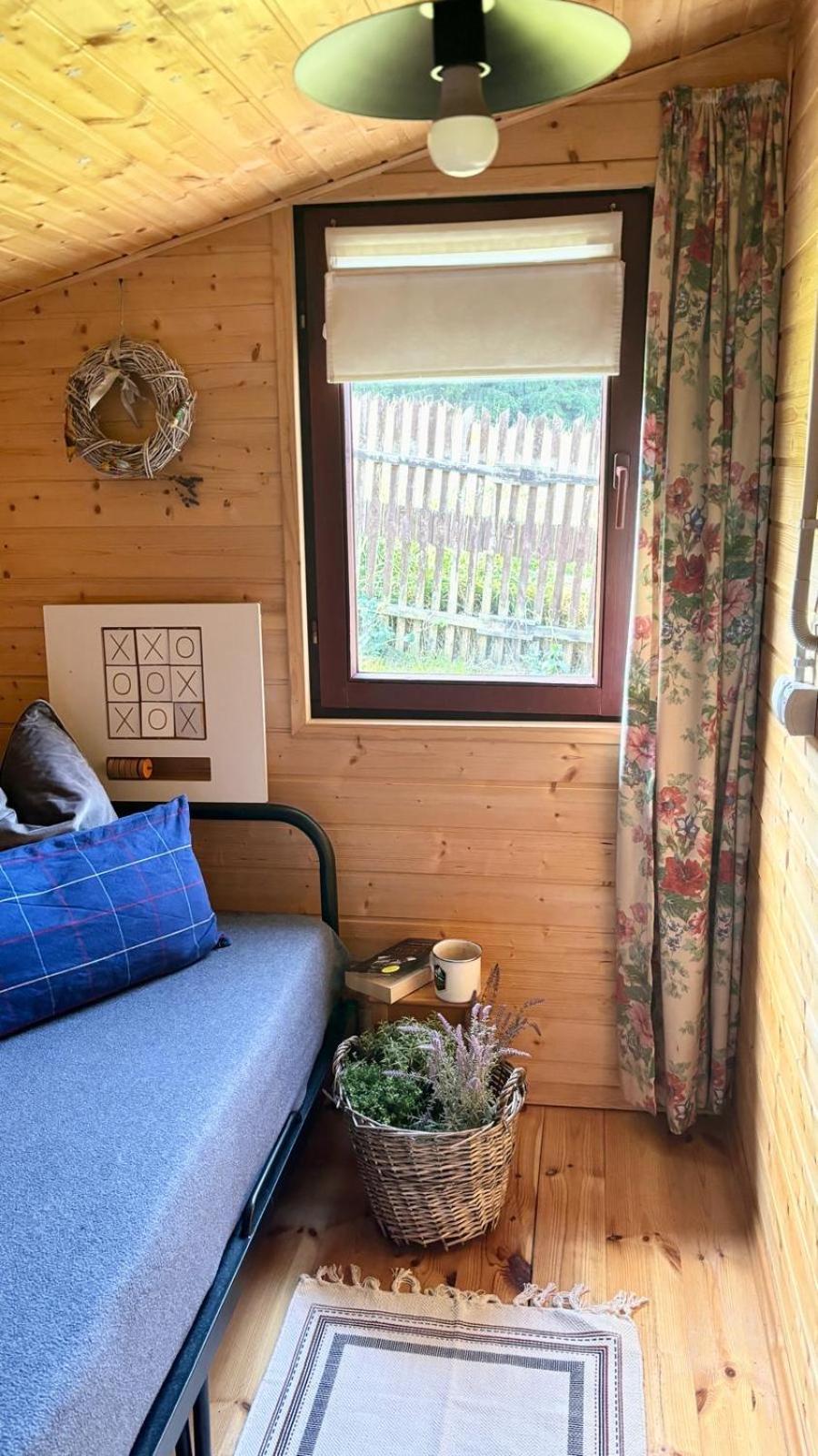 Chalet Ksiazka I Kubek